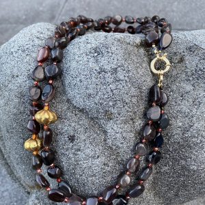 Zweireihiges Collier aus Mondstein Zirkon und Gold