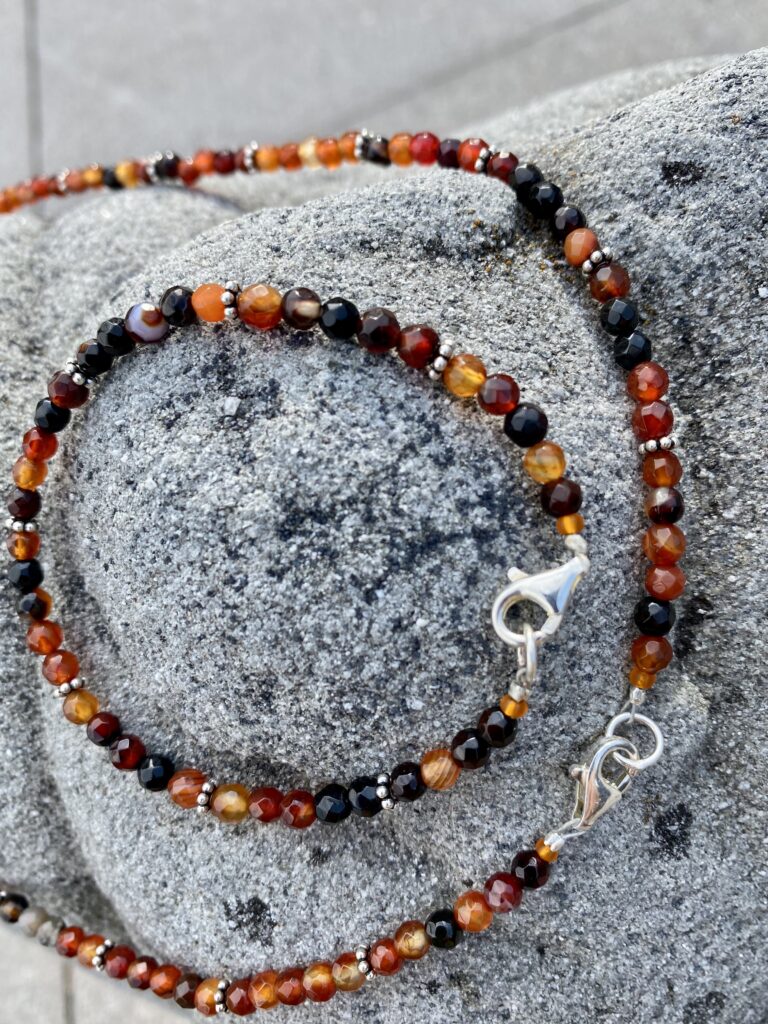 Armband 30 — Armband aus Carneol und Silber