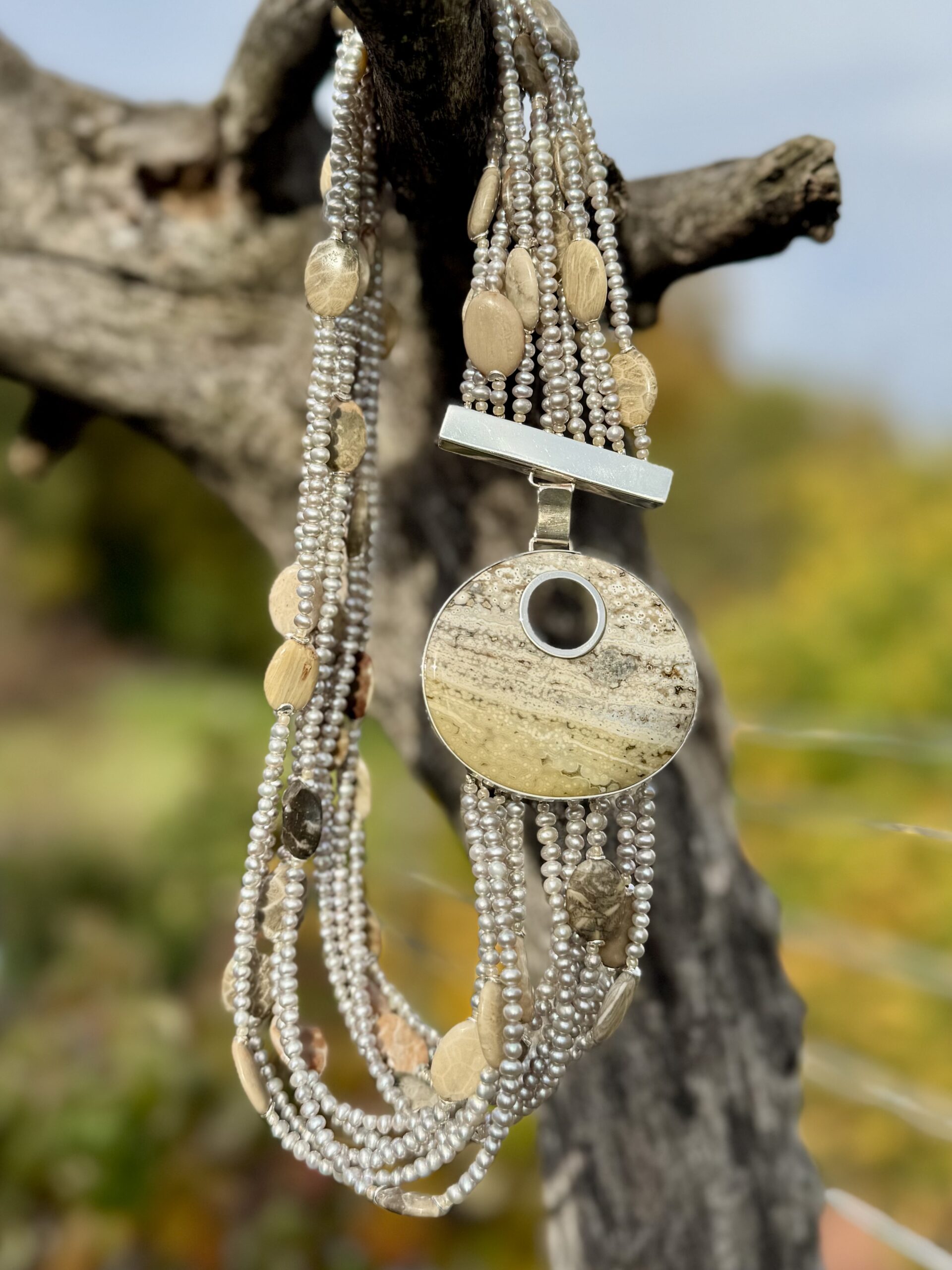 Collier mit wunderschöner Schließe aus Jaspis und Silber